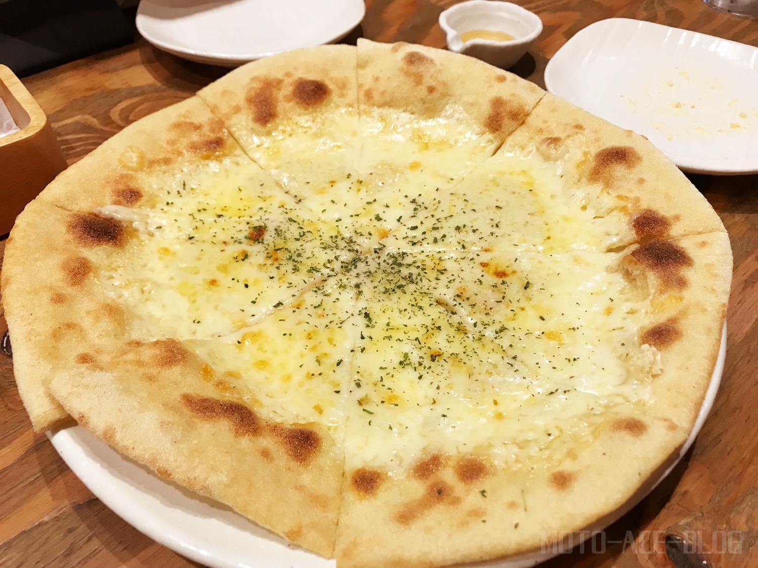 名古屋栄のさくらとミモザのピザ