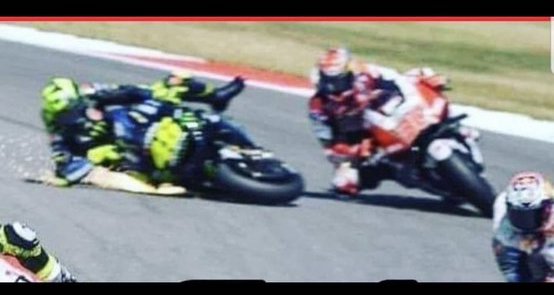 MotoGP2019Rd8ロッシ転倒の瞬間